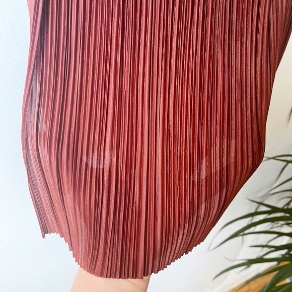 Pleated Midi Skirt - Picture 6 of 9